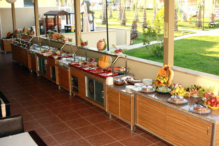 Food & Drinks 4, The One Club, Ortaca