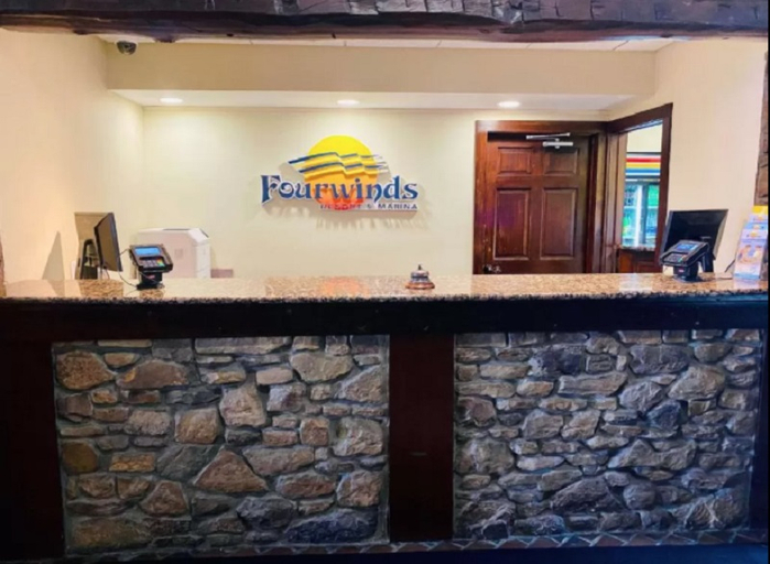 Public Area, Fourwinds Lakeside Inn & Marina, Monroe