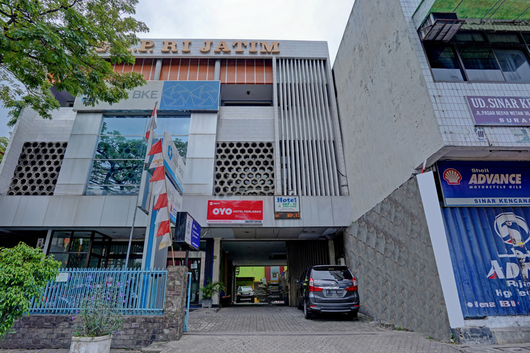 Exterior & Views 2, OYO 90177 Hotel Pahlawan, Surabaya