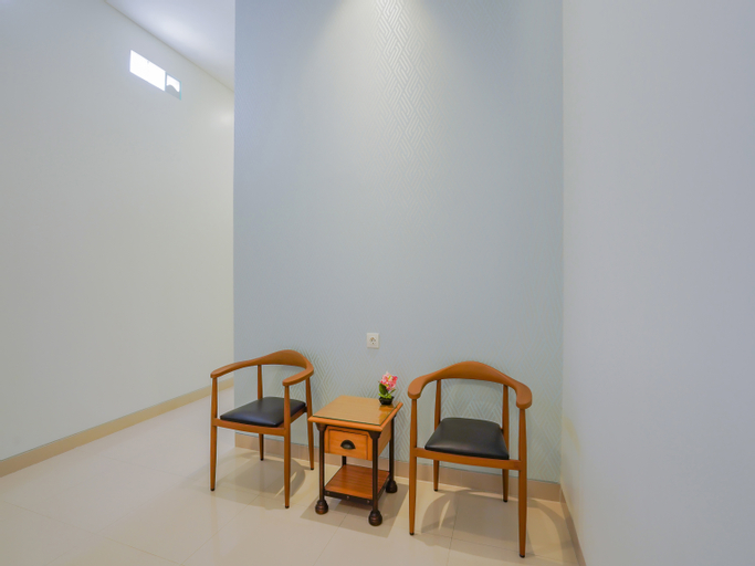 OYO 90336 Olive Guest House, Surabaya