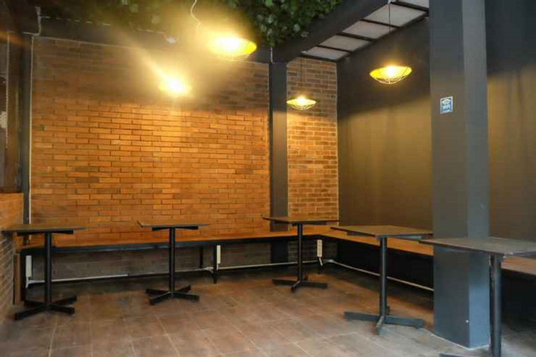 Bandara Ahmad Yani Hanoman by Pillow, Semarang