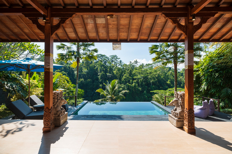 Swimming Pool 23