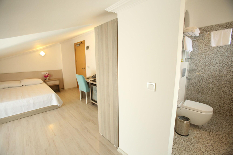 Bathroom 4, Aria Doria Otel, Datça