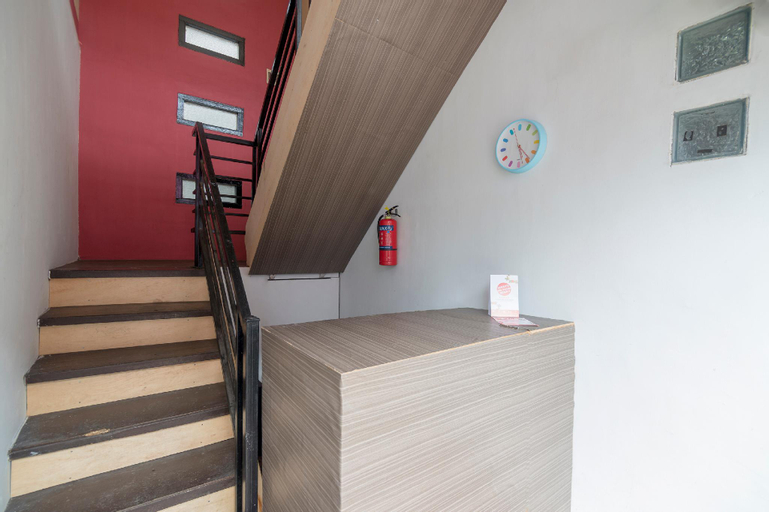 OYO 2187 Hm Guest House, Pontianak