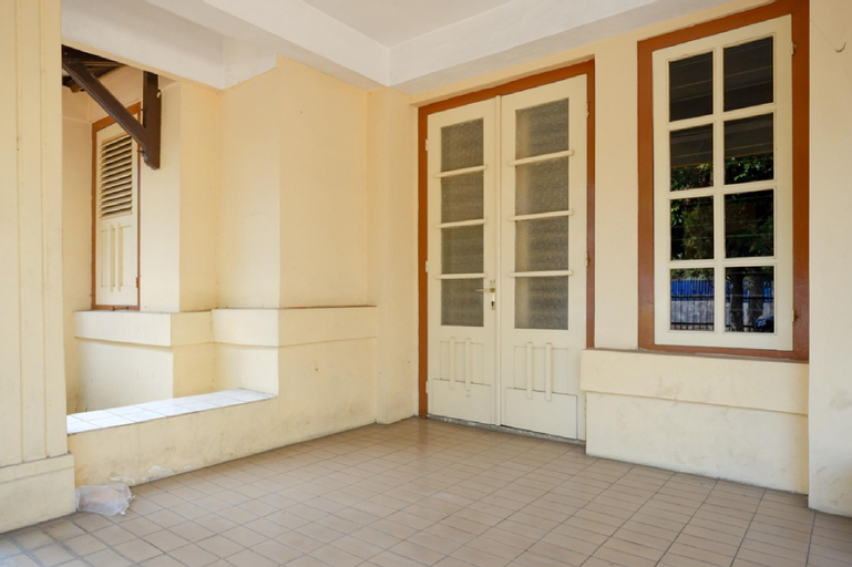 RedDoorz Syariah near Alun Alun Purwokerto, Banyumas