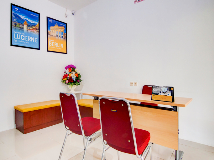 OYO 90322 Joy Homestay, East Jakarta