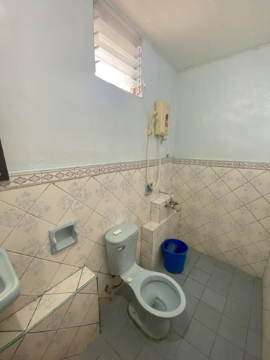 Bathroom, RedDoorz Hotel @ Megans Paradisio Beach Resort, San Antonio