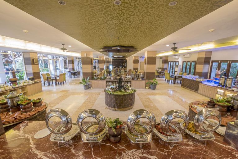Syariah Hotel Solo, Solo