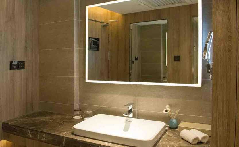 Bathroom 5, Marriott Resort Xiangshui Bay, Hainan