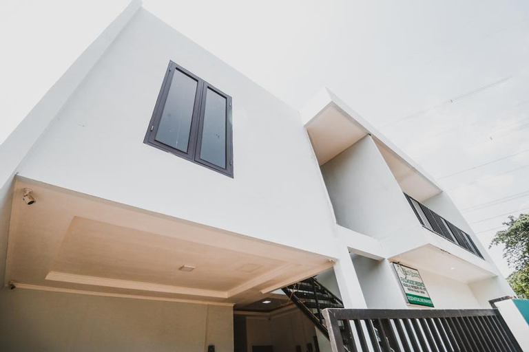 RedDoorz Syariah @ Limo Depok, Depok