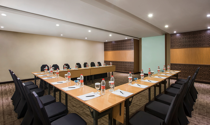 Business Facilities 25