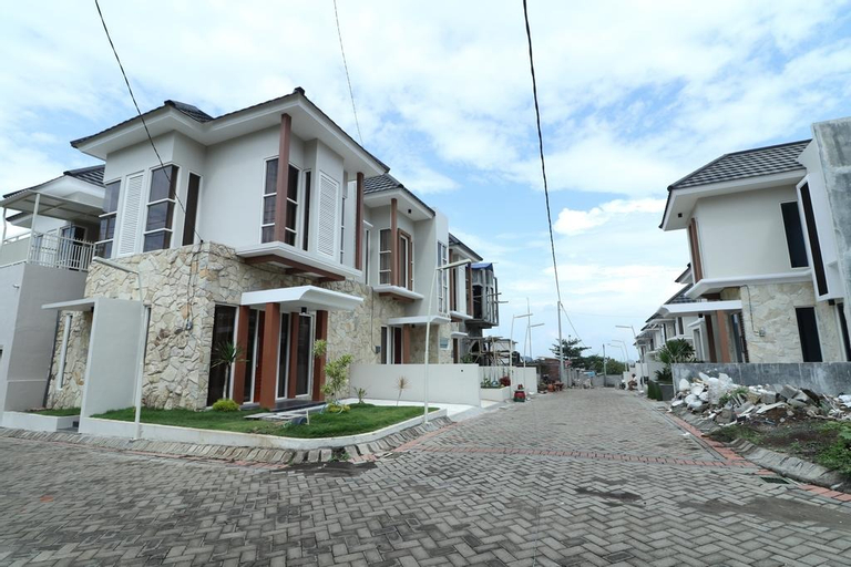 Exterior & Views 5, Villa Holiday by Masterpiece Villa, Malang