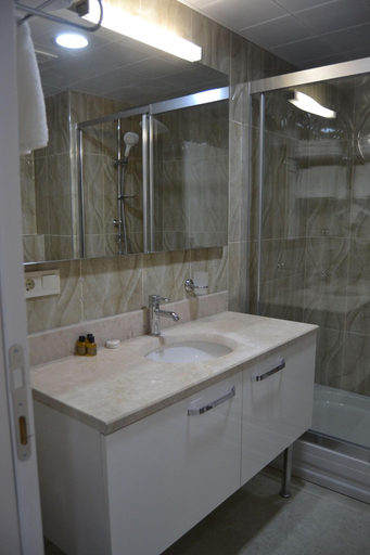 Bathroom 5, Admiral Hotel, Silifke