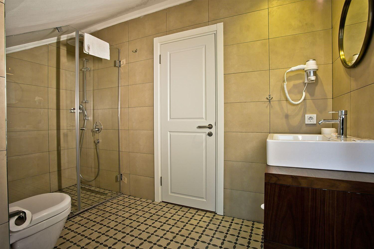 Bathroom 5, Villa Blanche Hotel, Beşiktaş