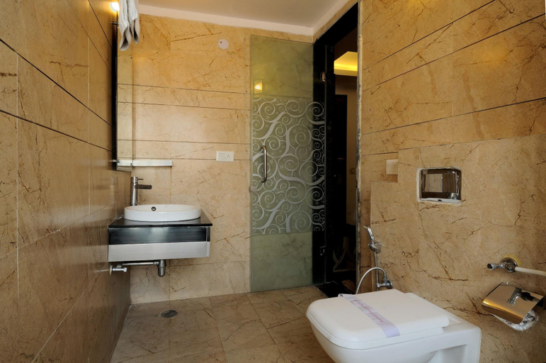 Bathroom 4, Hotel Cabana Pahar Ganj, Delhi