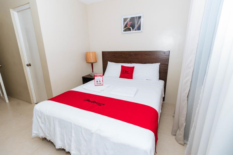 Bedroom 3, RedDoorz near Osmena Highway 1, Makati City