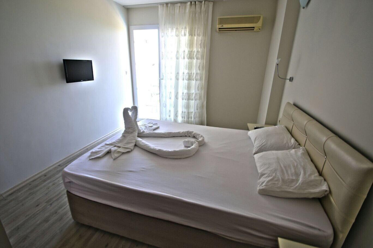 Bedroom 4, Oz Guzelcamli Otel, Kuşadası