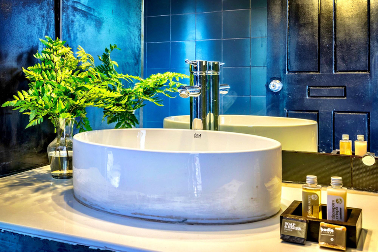 Bathroom 5, Villa Samnang Boutique Hotel, Phnom Penh