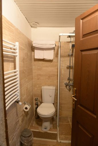 Bathroom 4, Caravanserai Cave Hotel, Nevşehir