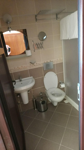 Bathroom 5, Cosmopolitan Park Hotel, Fatih
