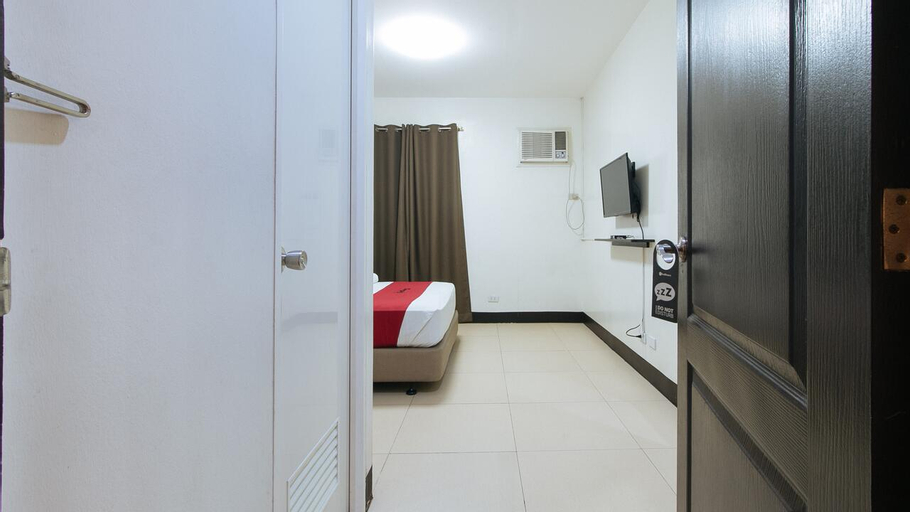 RedDoorz Plus @ EDSA Congressional, Quezon City