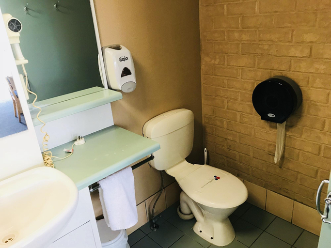 Bathroom 4, Shamrock Hotel Motel, Toowoomba - Central