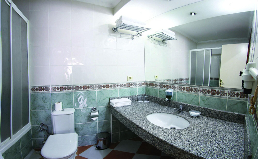Bathroom 4, Benler Hotel, Fatih