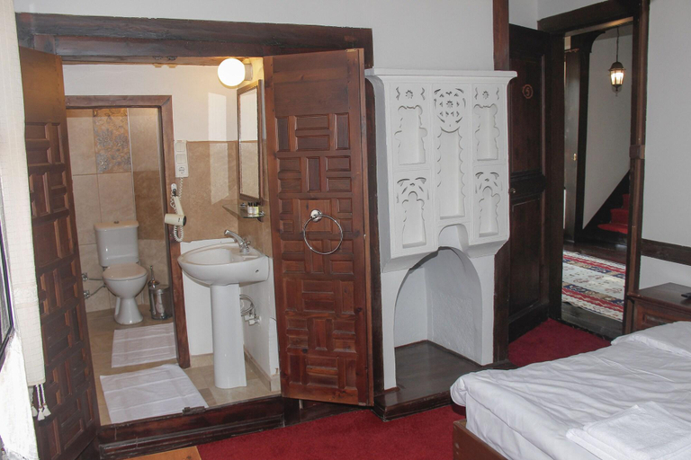Bathroom 4, TOPRAKÇILAR KONAĞI, Merkez