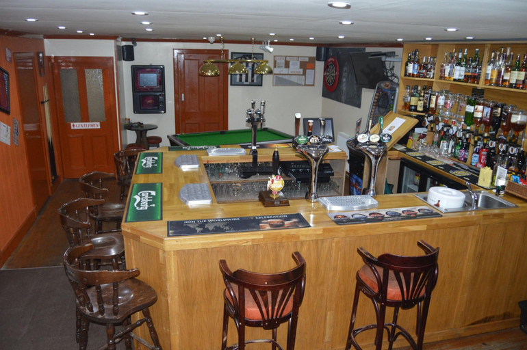 Food & Drinks 5, Belgrave Arms Hotel, Highland