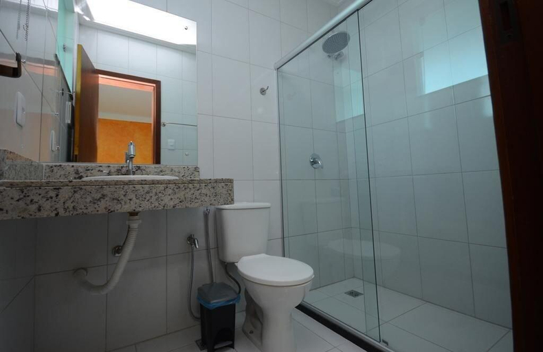 Bathroom 4, Augustos Hotel, Santo Antônio de Jesus