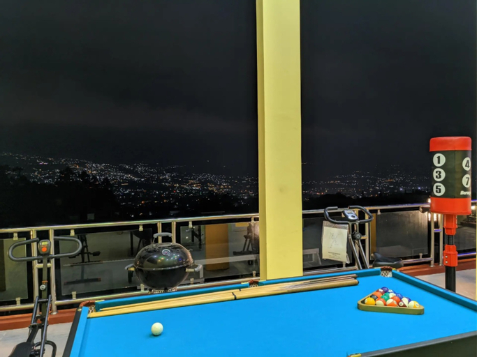 Exterior & Views 5, Villa Green Pinus 5 Bedroom, Malang