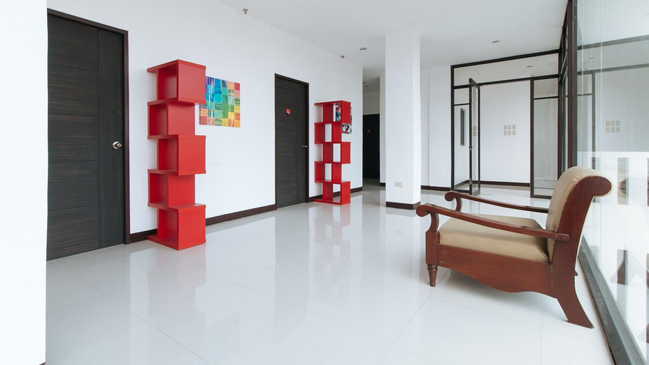 Public Area 3, RedDoorz @ San Antonio Makati, Makati City