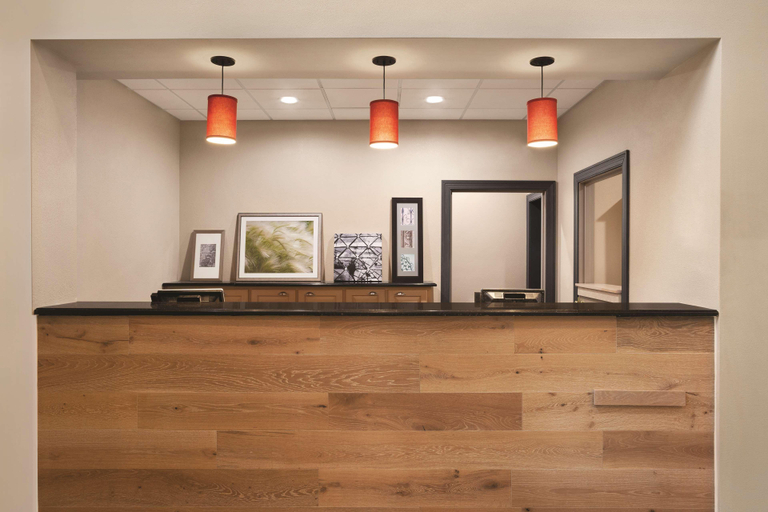 Public Area 2, Country Inn & Suites by Radisson, Bowling Green, KY, Warren