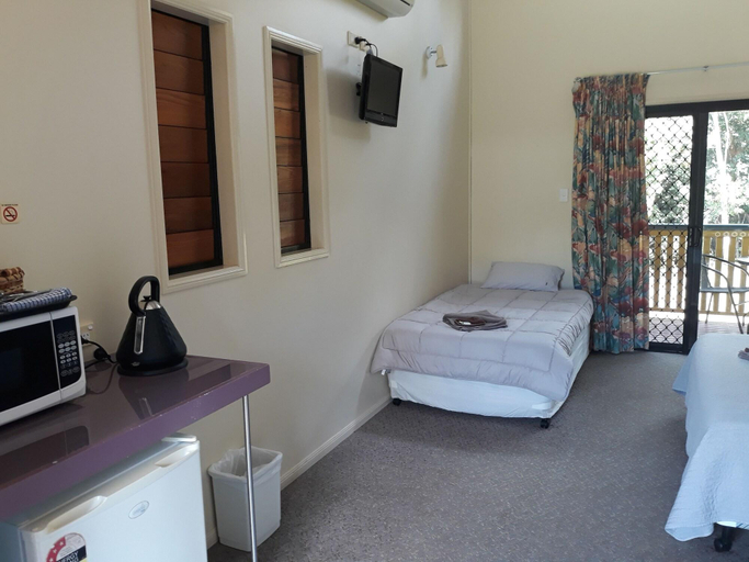 Bedroom 4, Speewah Country Tavern, Mareeba