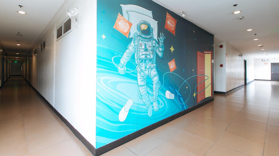 Public Area 5, RedDoorz Plus @ EDSA Congressional, Quezon City