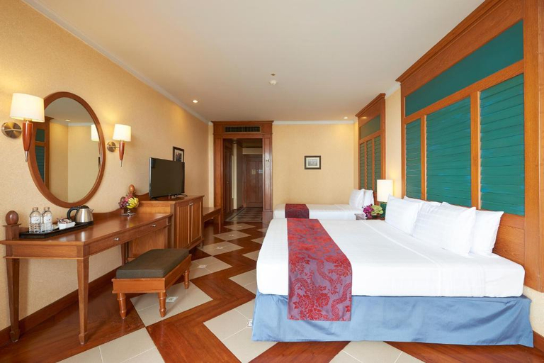 Bedroom 3, Long Beach Garden Hotel and Pavilions, Pattaya