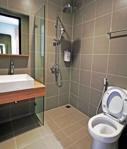 Bathroom 7