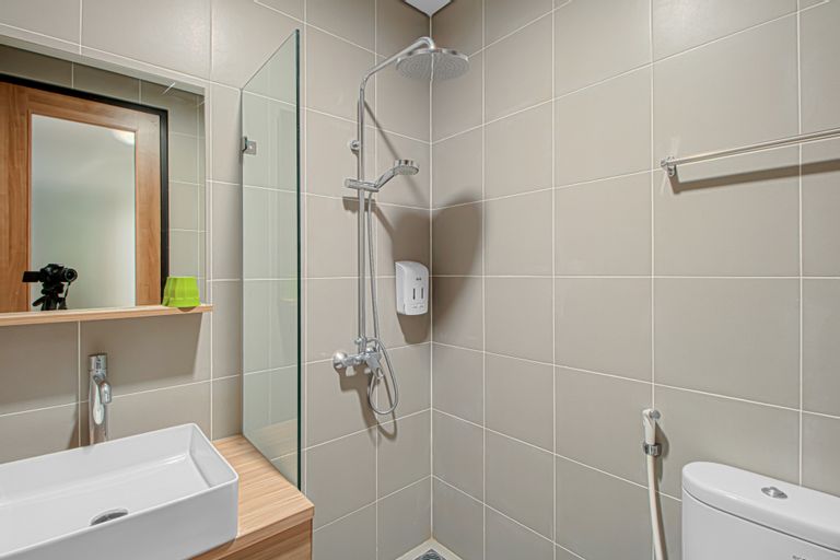 Bathroom 6