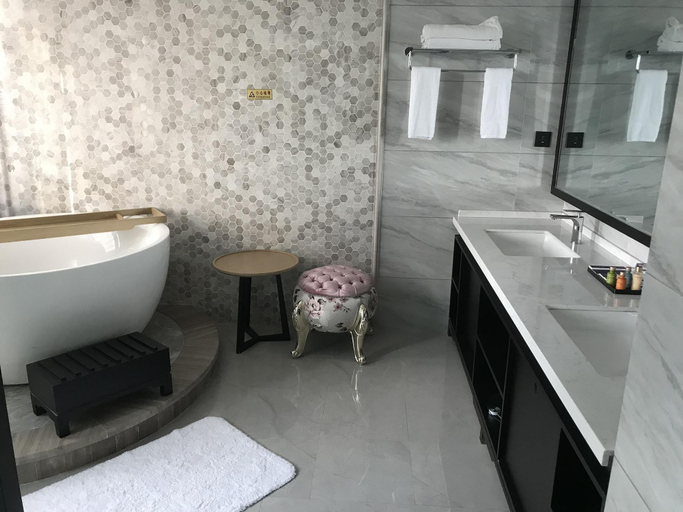 Bathroom, Metropolis Golf Hot Spring Hotel, Kunming