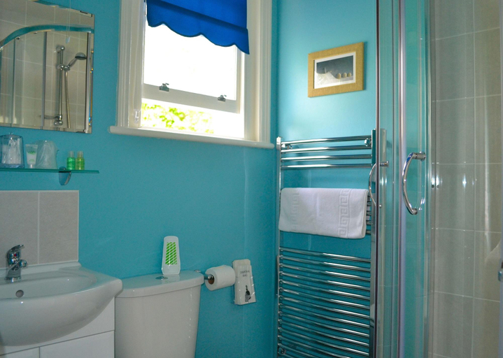 Bathroom 5, The Sandpiper Guest House, Torbay