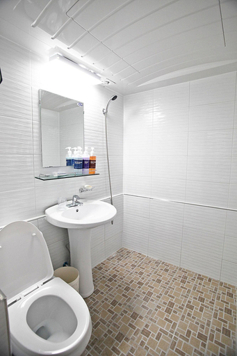 Bathroom, Dadam Guesthouse - Hostel, Yeosu