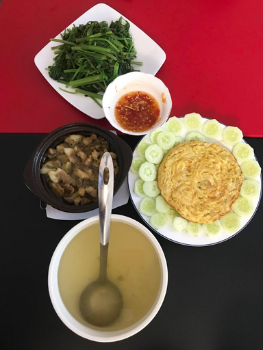 Food & Drinks, The Lily Hostel and Coffee, District 1
