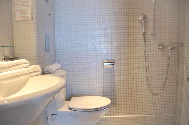 Bathroom 4, Hotel California, Var