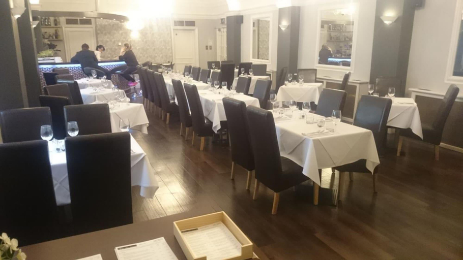 Food & Drinks 5, Angel Hotel, Surrey