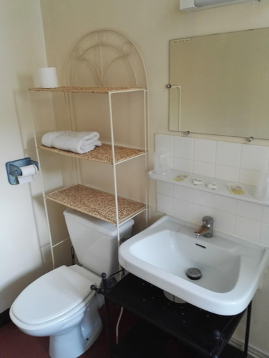 Bathroom 5, Le Chemin Neuf, Alpes-de-Haute-Provence