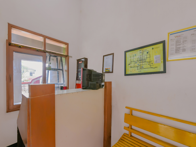 Public Area 5, OYO 90258 Hotel New Aprilla, Banyumas