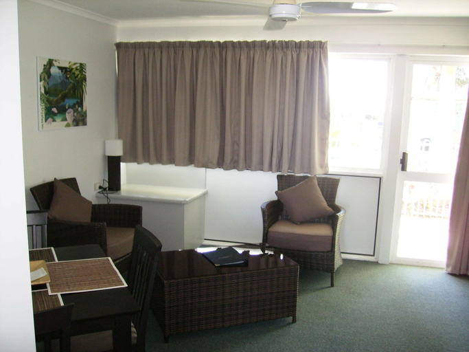 Public Area 2, Reef Adventureland Motel, Calliope - Pt A