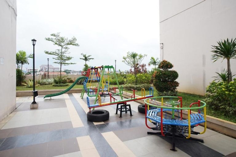 Exterior & Views 21
