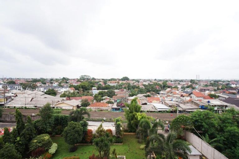 Exterior & Views 22