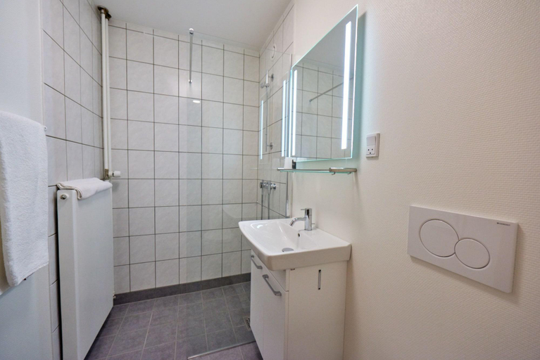 Bathroom 4, Danhostel Vitskøl Kloster, Vesthimmerland